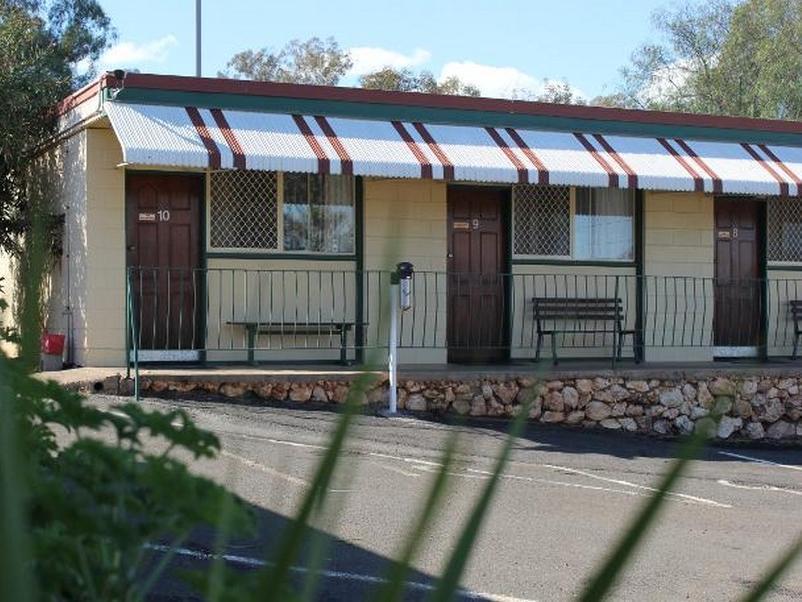 Golden Peak Motel Peakhill Peak Hill Екстериор снимка